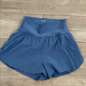 Blue Athletic Shorts with High-Rise Waistband and Loose Fit with pockets